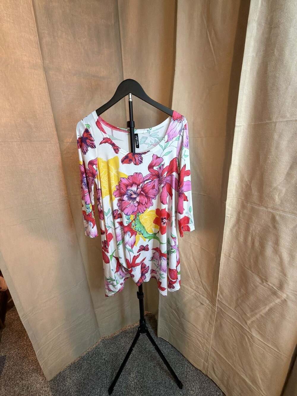 White Mark Women's Floral Print Scoop Neck 3/4 Sleeve Tunic Top